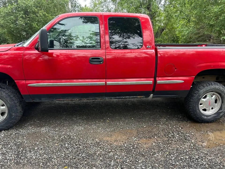 2000 GMC Sierra 2nd Gen - Image 2 of 7