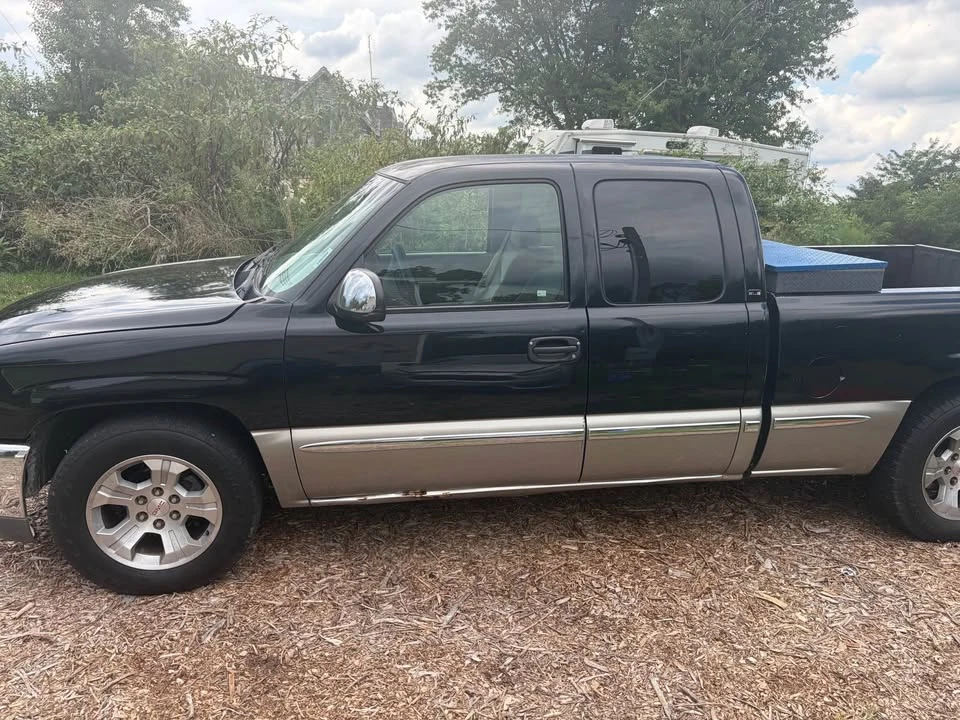 2000 GMC Sierra 2nd Gen - Image 5 of 9