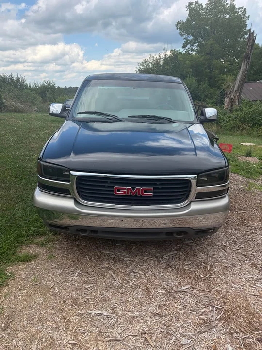 2000 GMC Sierra 2nd Gen - Image 4 of 9