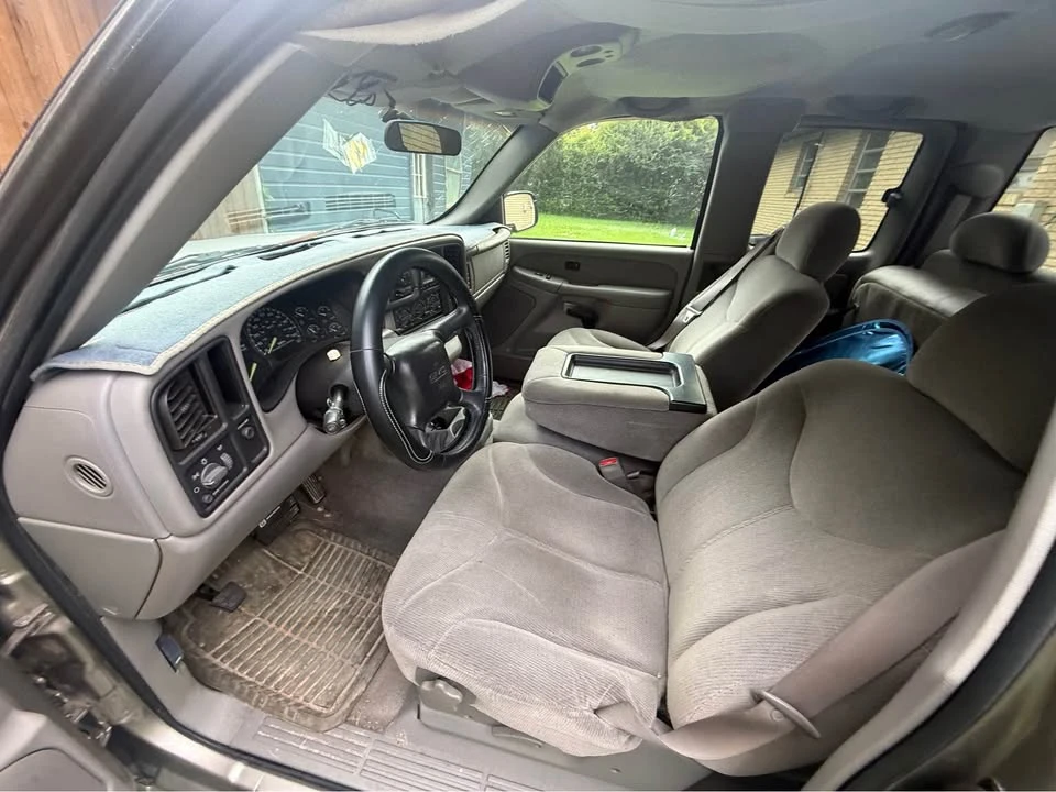 2000 GMC Sierra 1st Gen - Image 3 of 11