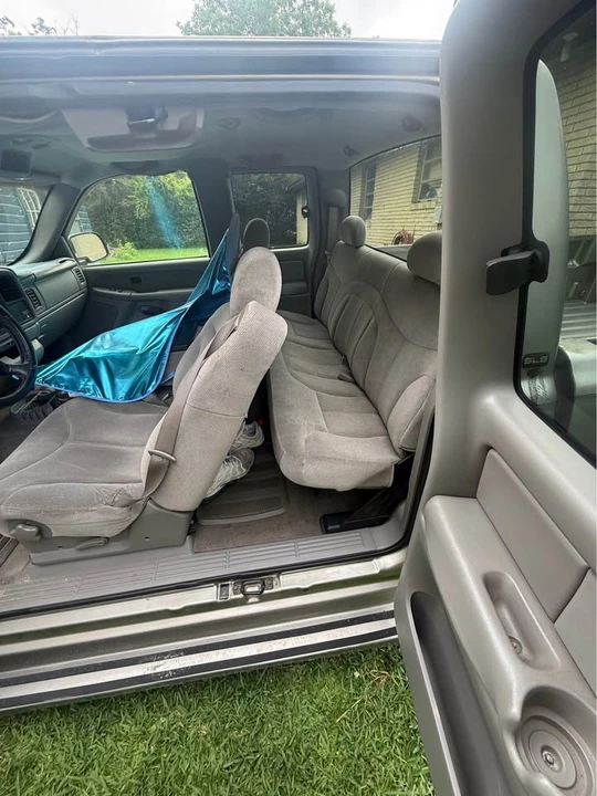 2000 GMC Sierra 1st Gen - Image 4 of 11