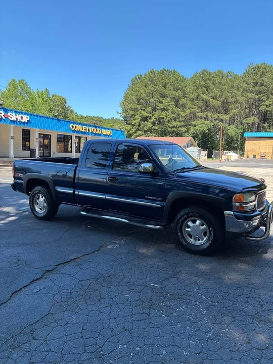 2000 GMC Sierra 1st Gen - Image 2 of 10