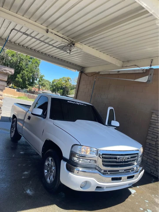 2000 GMC Sierra 1st Gen - Image 2 of 9