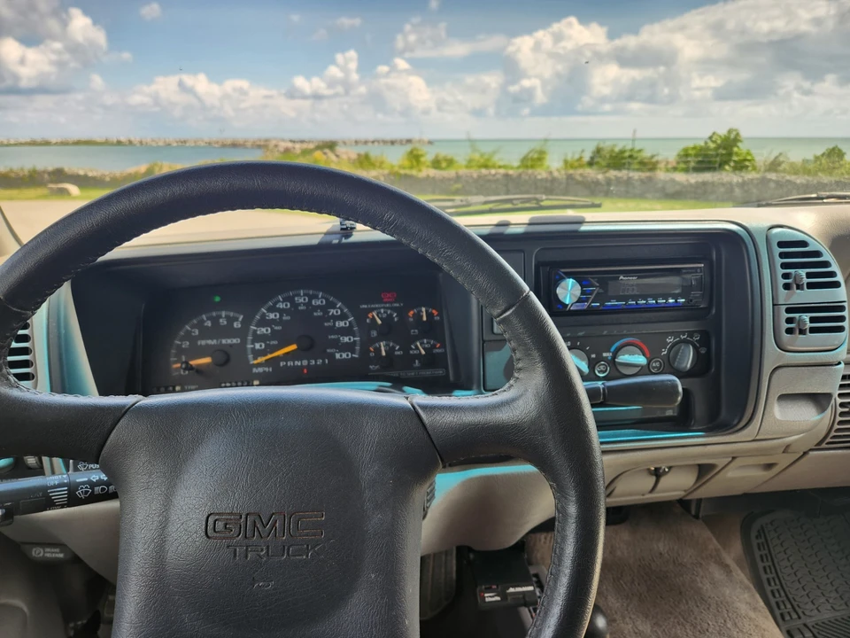 2000 GMC Sierra Heavy Duty 2nd Gen - Image 24 of 26