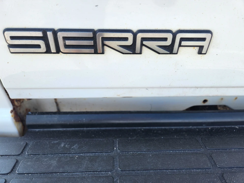 2000 GMC Sierra Heavy Duty 2nd Gen - Image 21 of 27