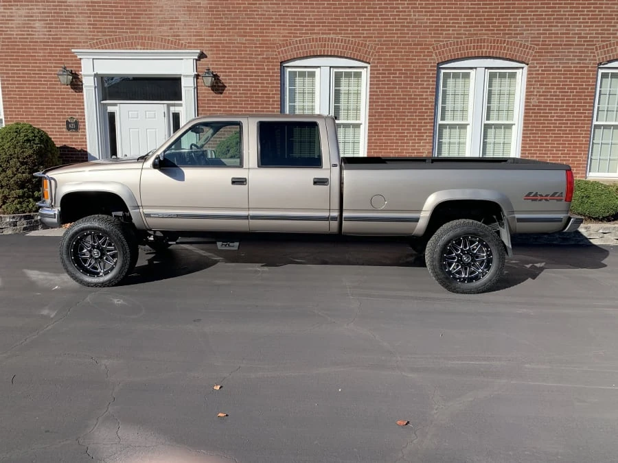 2000 GMC Sierra Heavy Duty 2nd Gen - Image 2 of 9