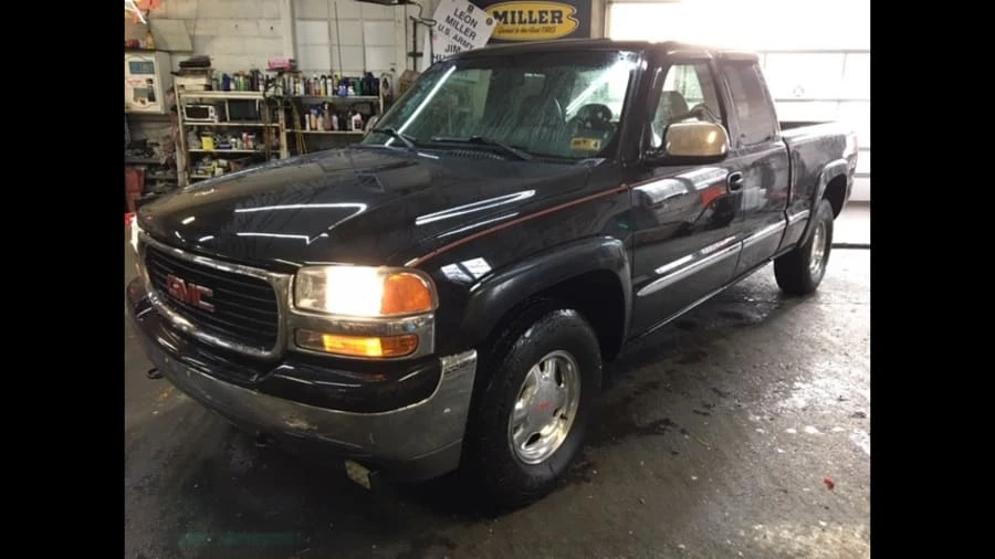 2000 GMC Sierra 2nd Gen - Image 2 of 2