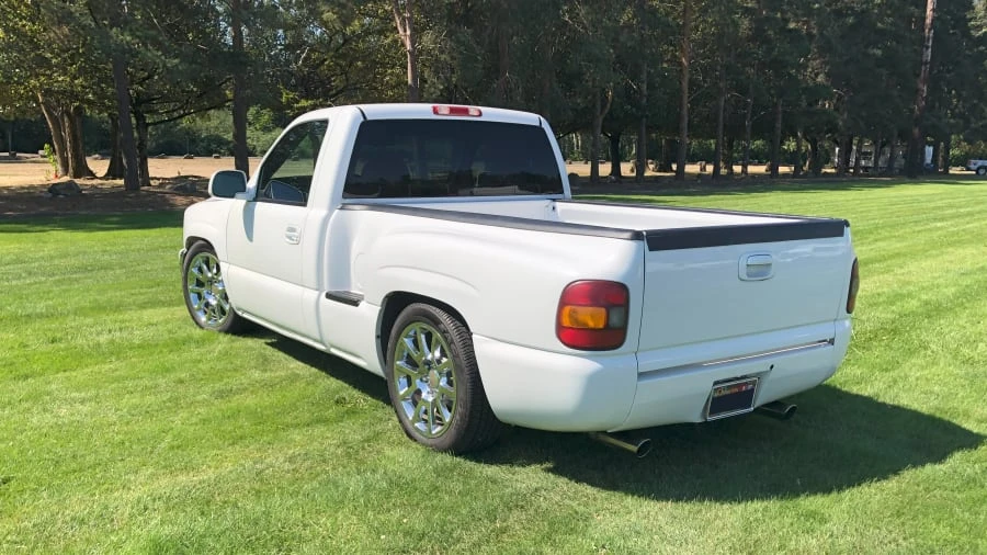 2000 GMC Sierra 2nd Gen - Image 2 of 10
