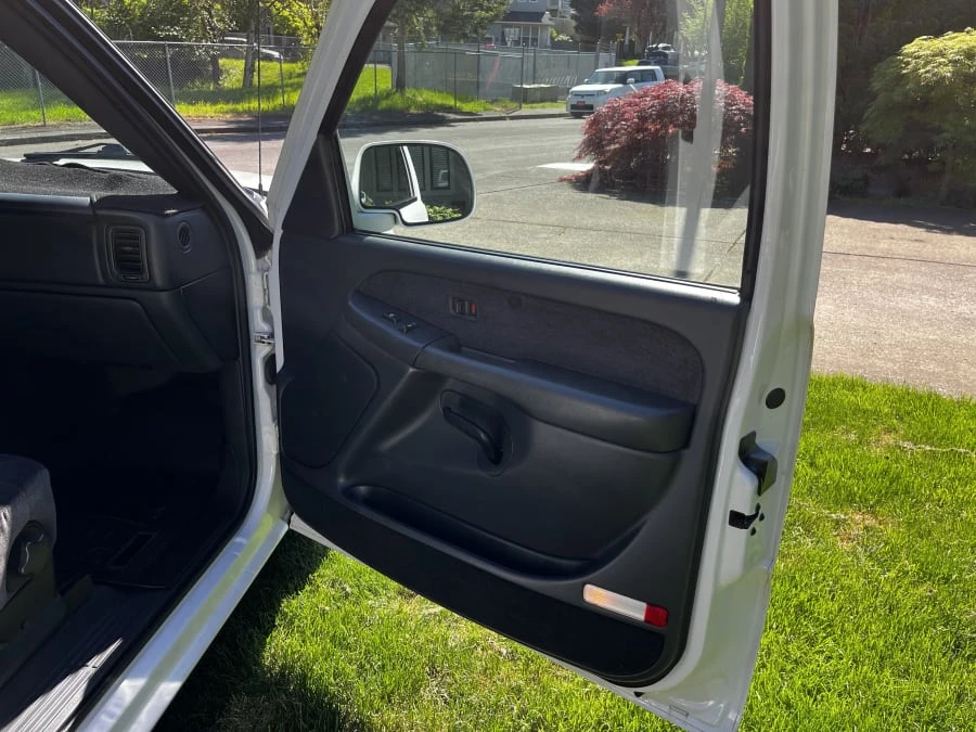 2000 GMC Sierra 2nd Gen - Image 6 of 10