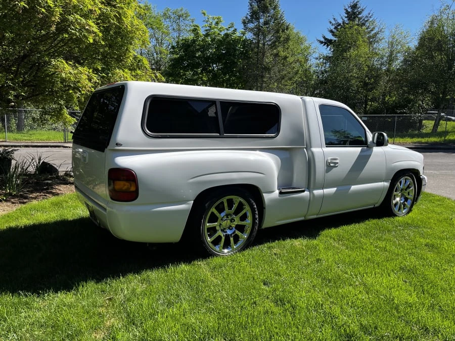 2000 GMC Sierra 2nd Gen - Image 4 of 10