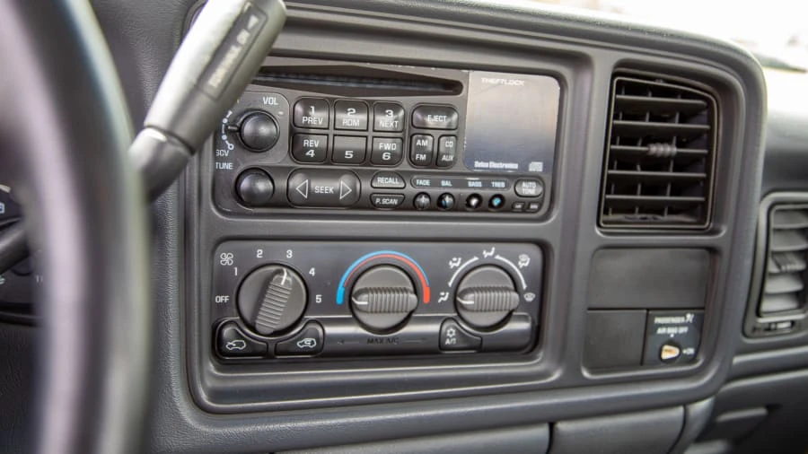 2000 GMC Sierra 2nd Gen - Image 7 of 22