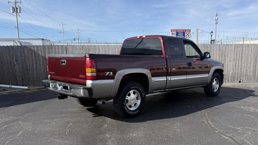 2000 GMC Sierra 2nd Gen - Image 3 of 15