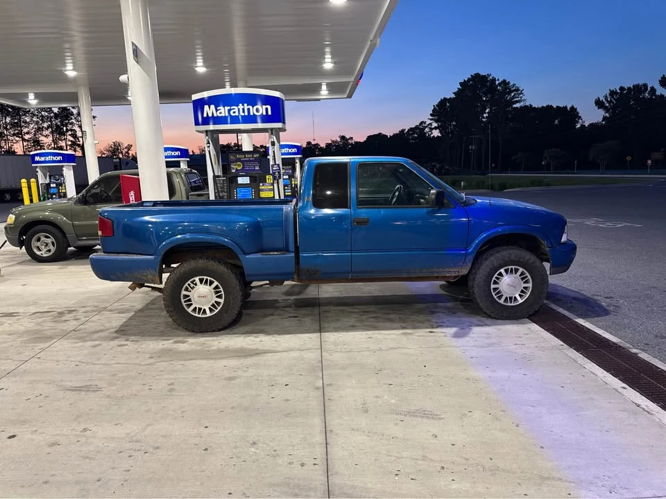 2000 GMC S-15/Sonoma - Image 4 of 12