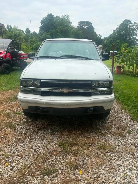 2000 GMC S-15/Sonoma - Image 3 of 5