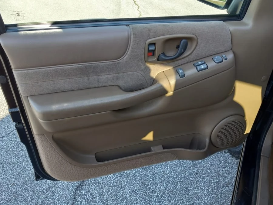 2000 GMC S-15/Sonoma - Image 11 of 16