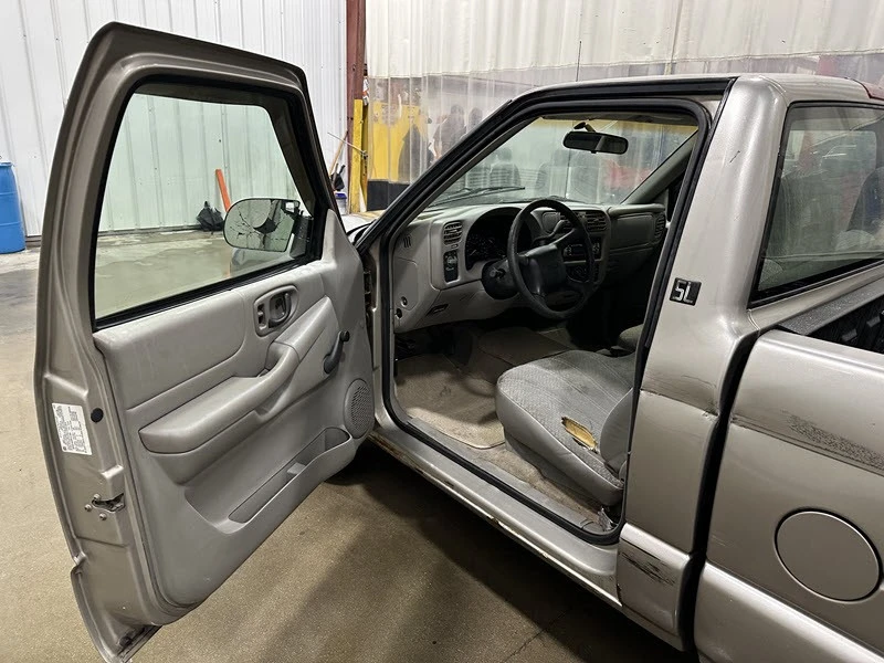 2000 GMC S-15/Sonoma - Image 7 of 12