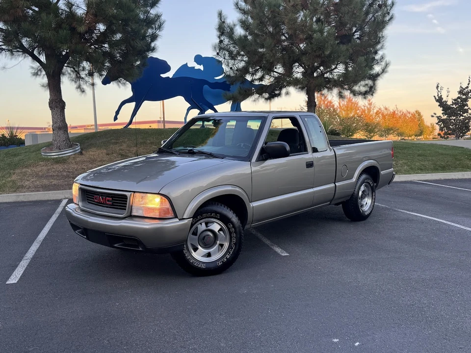 2000 GMC S-15/Sonoma - Image 2 of 31