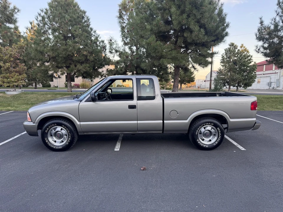 2000 GMC S-15/Sonoma - Image 8 of 31
