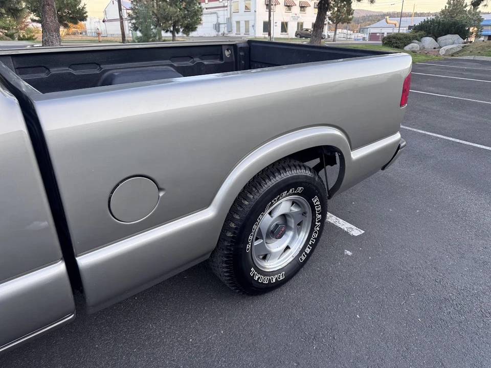 2000 GMC S-15/Sonoma - Image 27 of 31