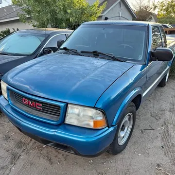 2000 GMC Sonoma SLS Pickup 3D 6 ft