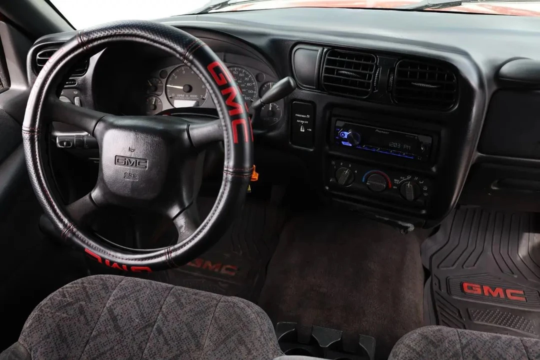 2000 GMC S-15/Sonoma - Image 2 of 12