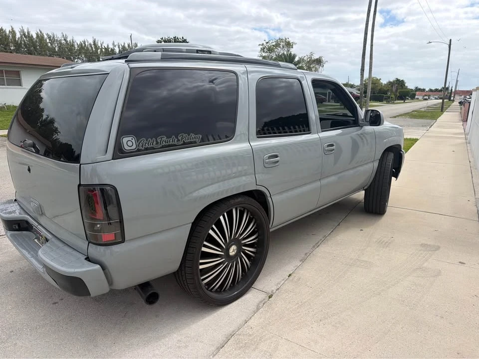 2000 GMC Yukon 1st Gen - Image 3 of 4