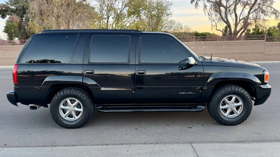 2000 GMC Yukon 1st Gen - Image 11 of 30