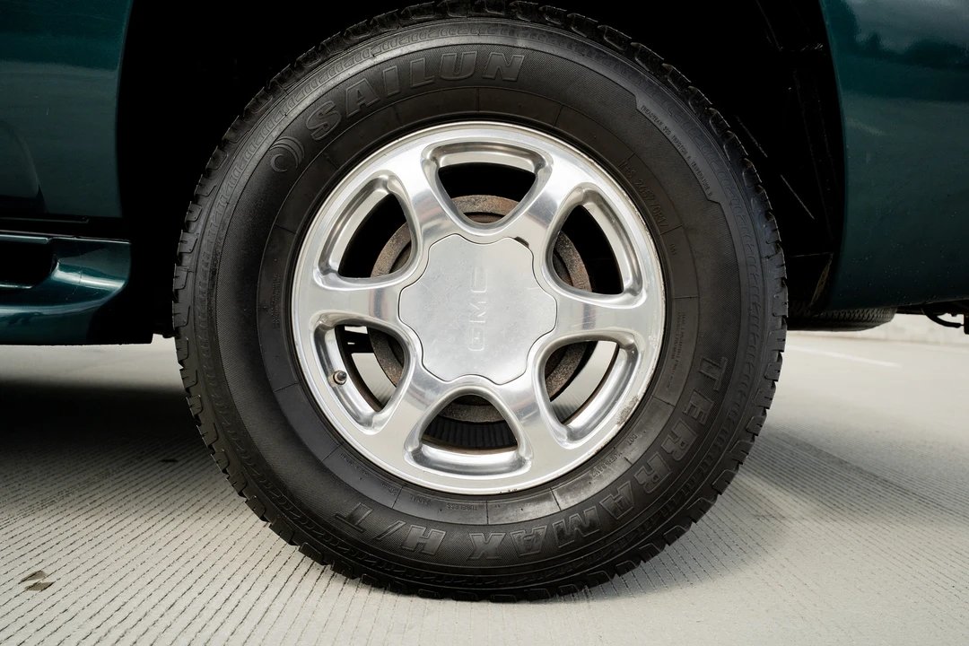 2000 GMC Yukon 1st Gen - Image 19 of 31