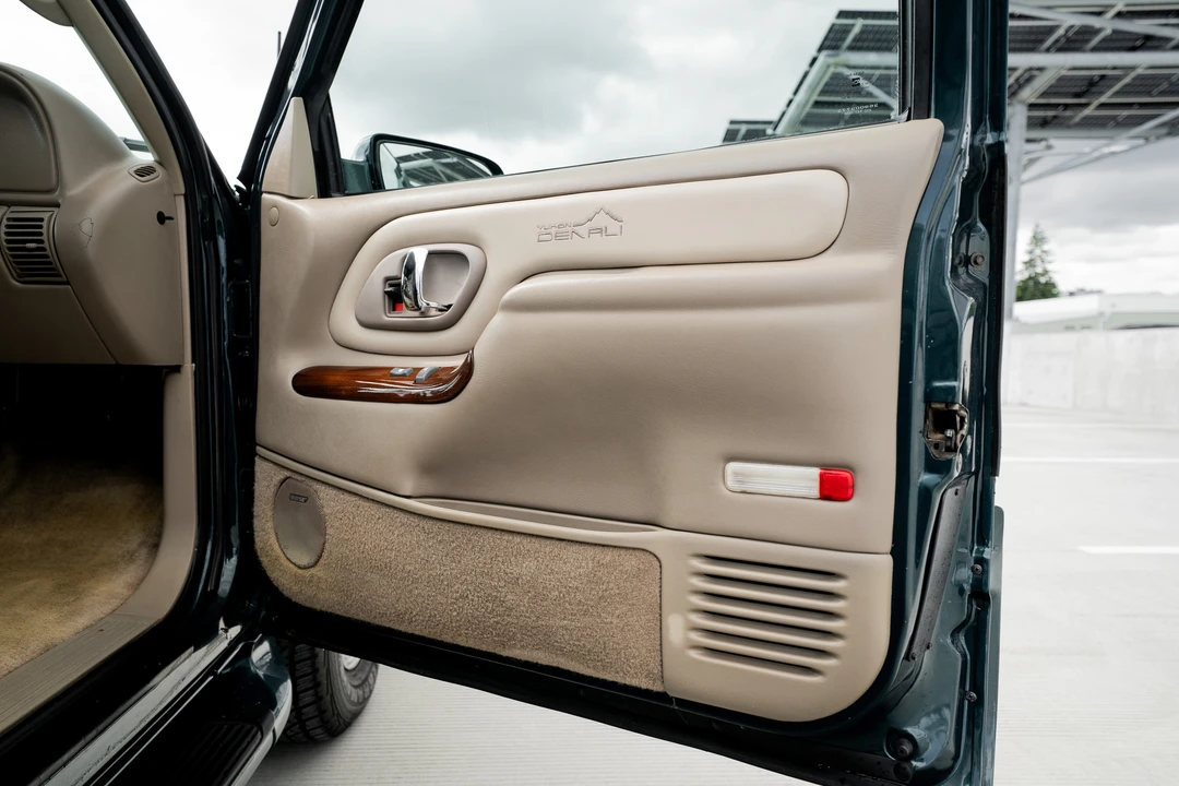 2000 GMC Yukon 1st Gen - Image 28 of 31