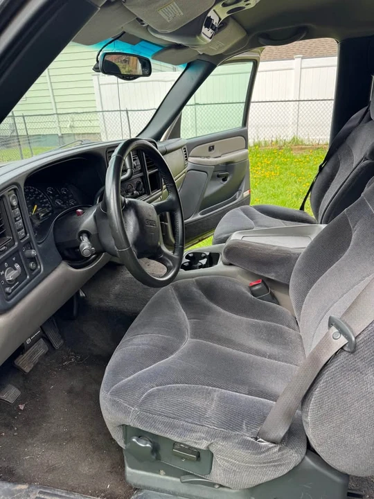 2000 GMC Yukon - Image 10 of 17