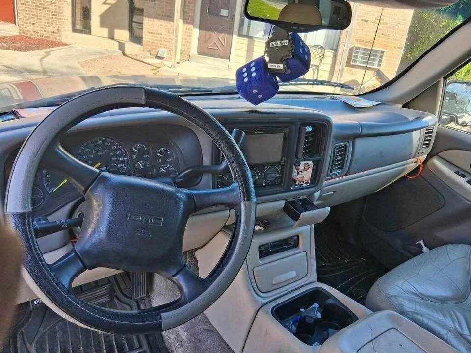 2000 GMC Yukon 2nd Gen - Image 3 of 4