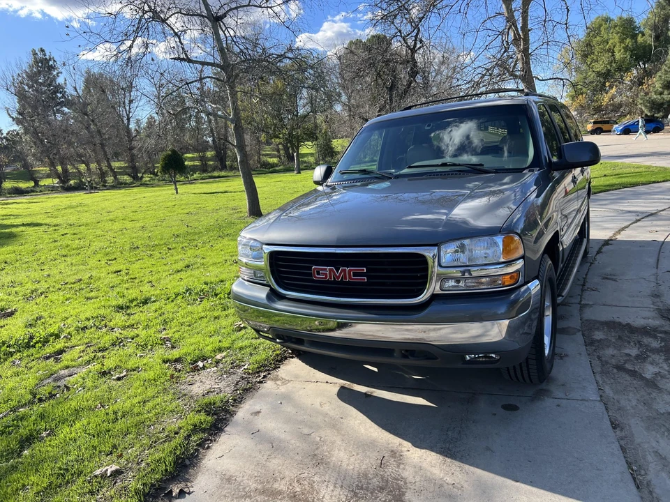 2000 GMC Yukon 2nd Gen - Image 2 of 31