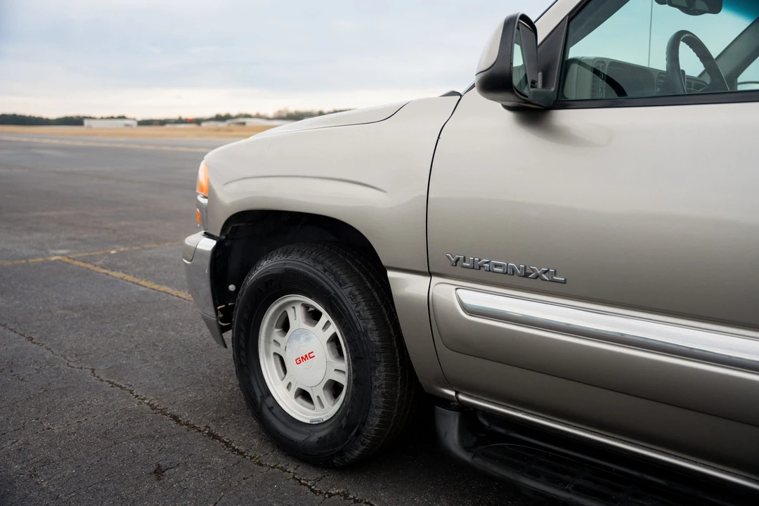 2000 GMC Yukon 2nd Gen - Image 19 of 31