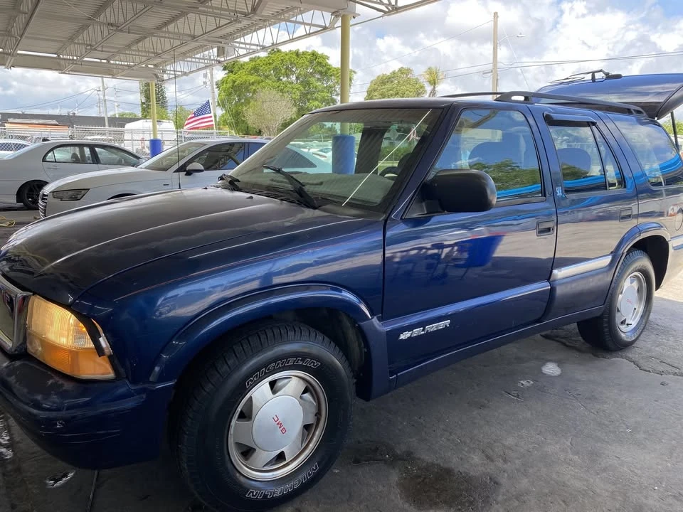 2000 GMC S-15 Jimmy 2nd Gen - Image 9 of 9