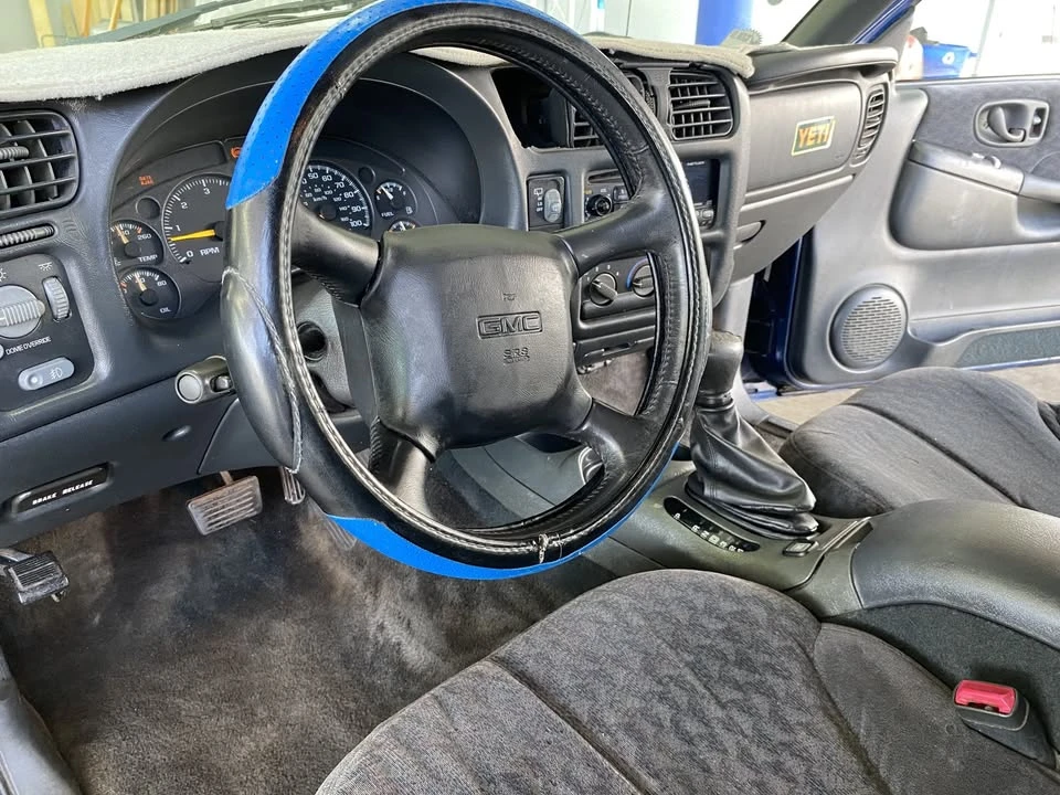 2000 GMC S-15 Jimmy 2nd Gen - Image 7 of 9