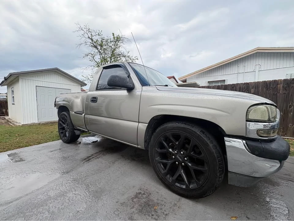 2000 GMC Sierra - Image 2 of 4