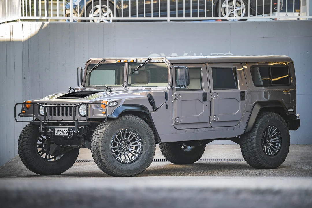 2000 Hummer Hummer H1 - Image 2 of 31