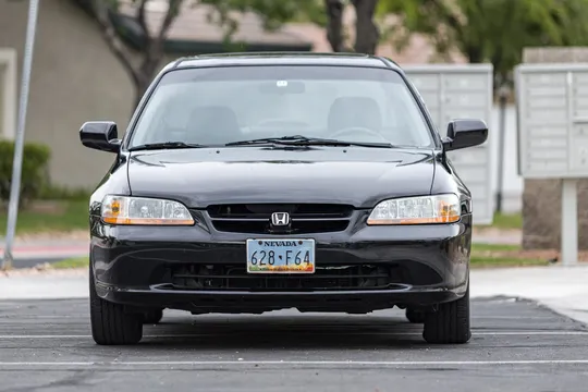 2000 Honda Accord 6th Gen - Image 2 of 31