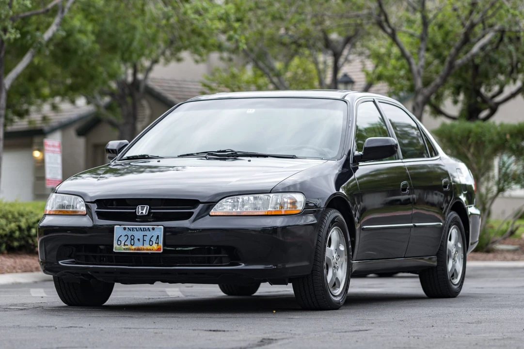 2000 Honda Accord 6th Gen - Image 1 of 31