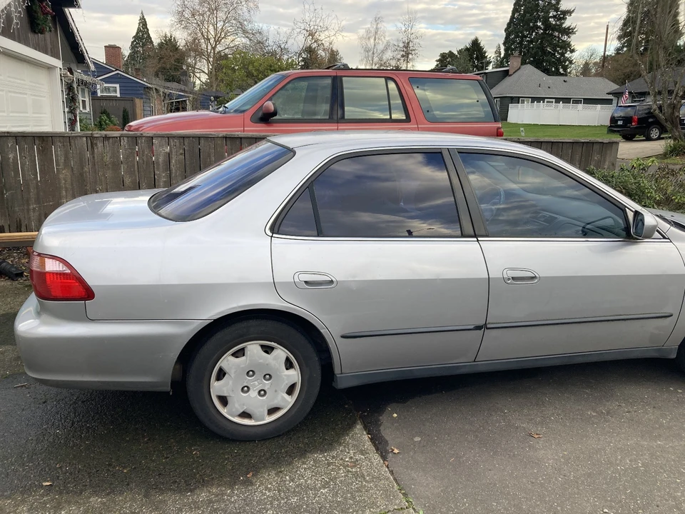2000 Honda Accord 6th Gen - Image 2 of 9