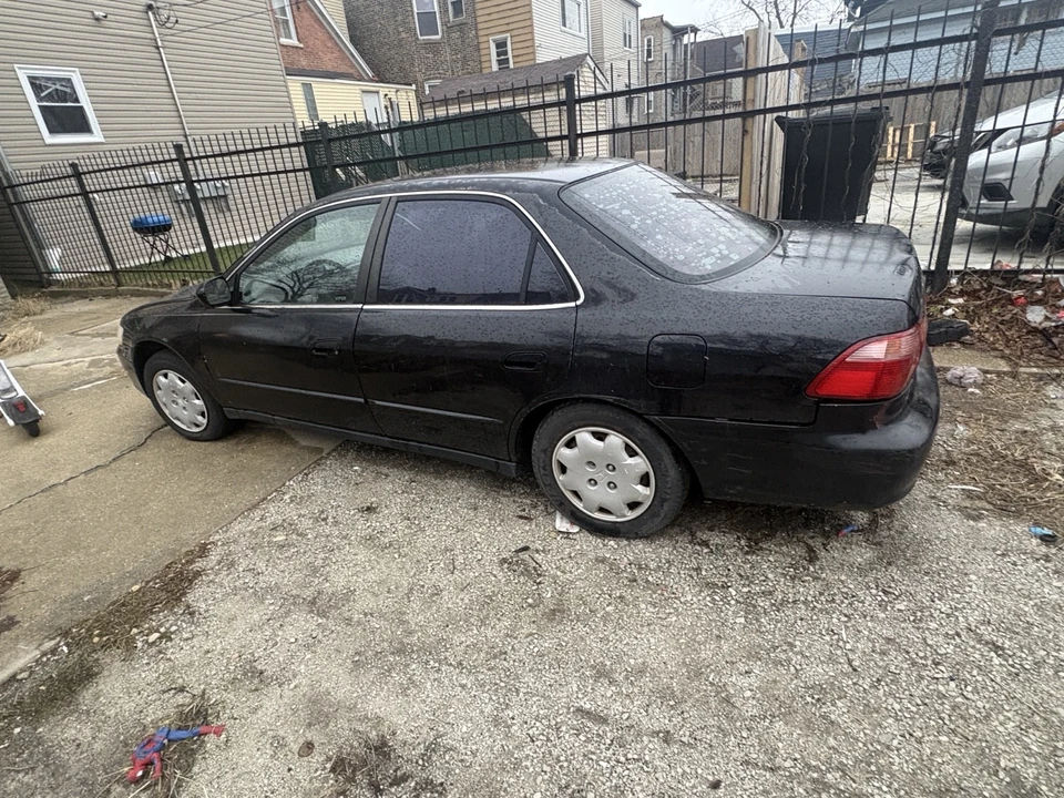 2000 Honda Accord 6th Gen - Image 2 of 5