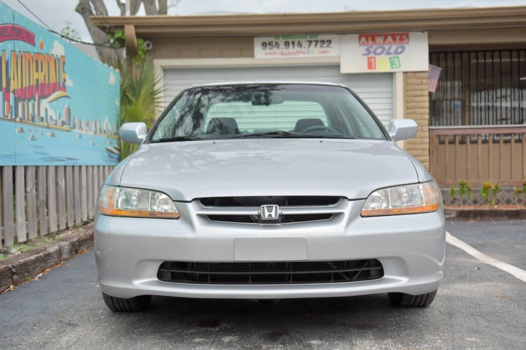 2000 Honda Accord 6th Gen - Image 2 of 12