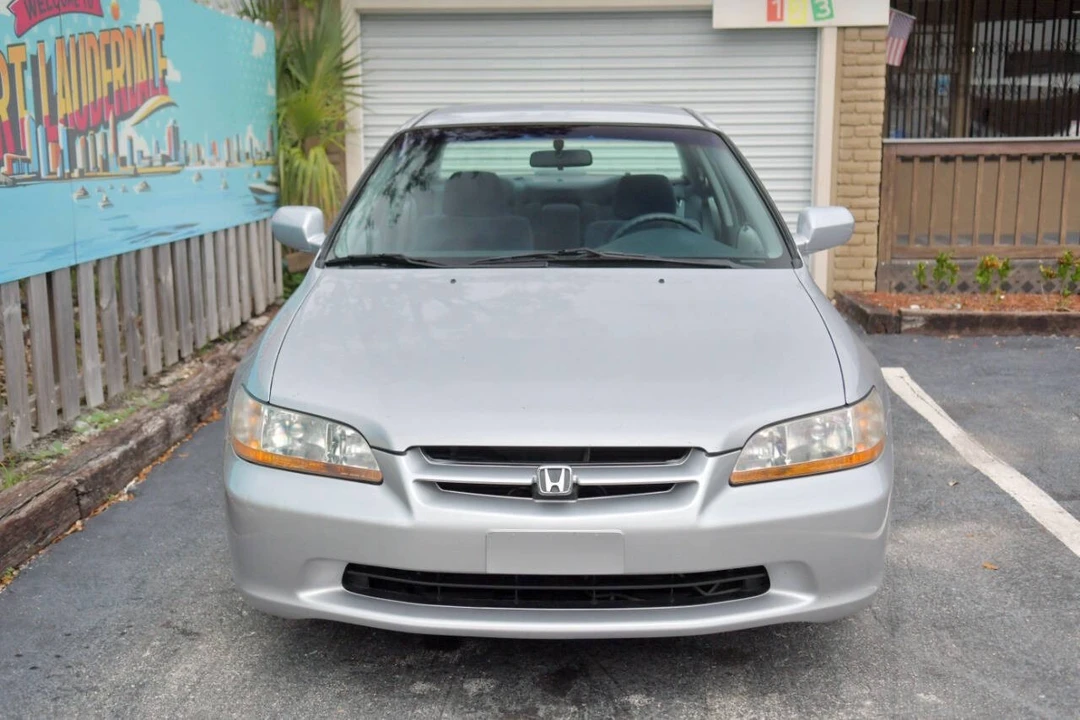 2000 Honda Accord 6th Gen - Image 3 of 12