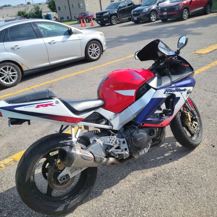 2000 Honda CBR - Image 2 of 3