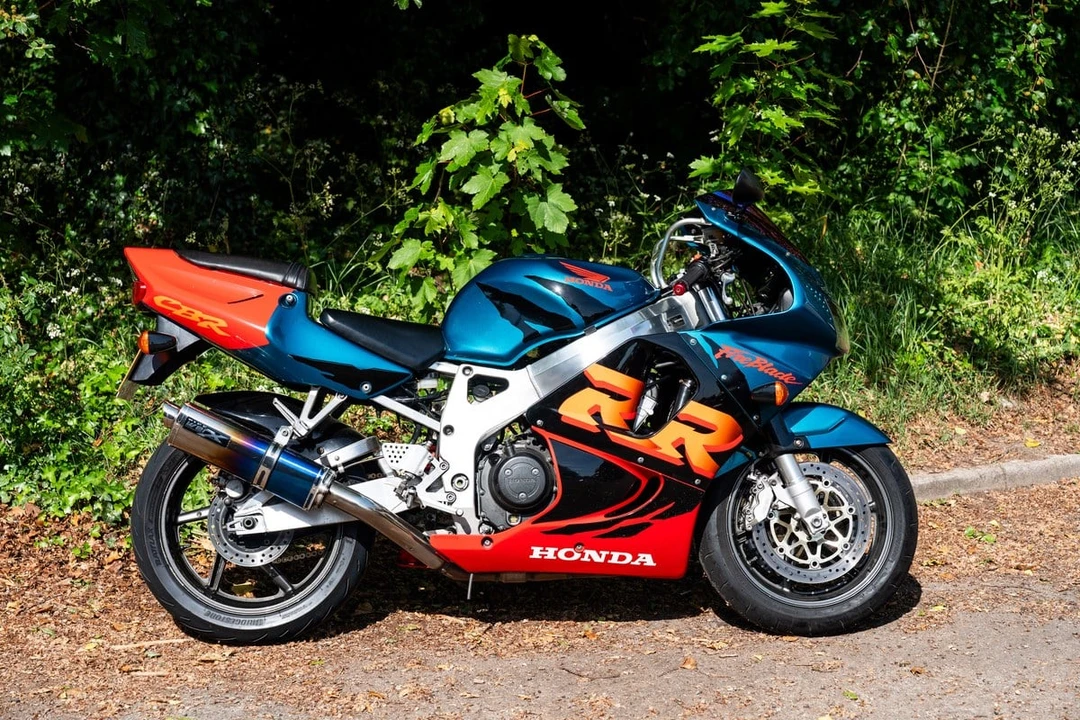 2000 Honda CBR - Image 3 of 30