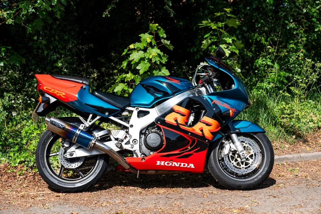 2000 Honda CBR - Image 7 of 30