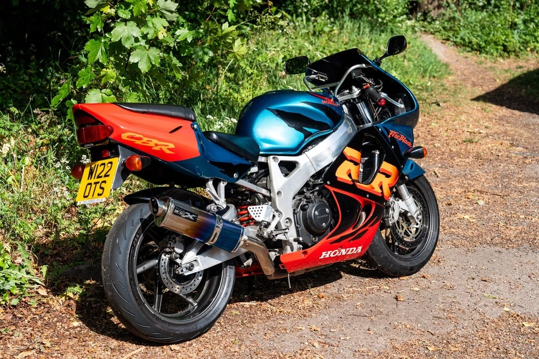 2000 Honda CBR - Image 12 of 30