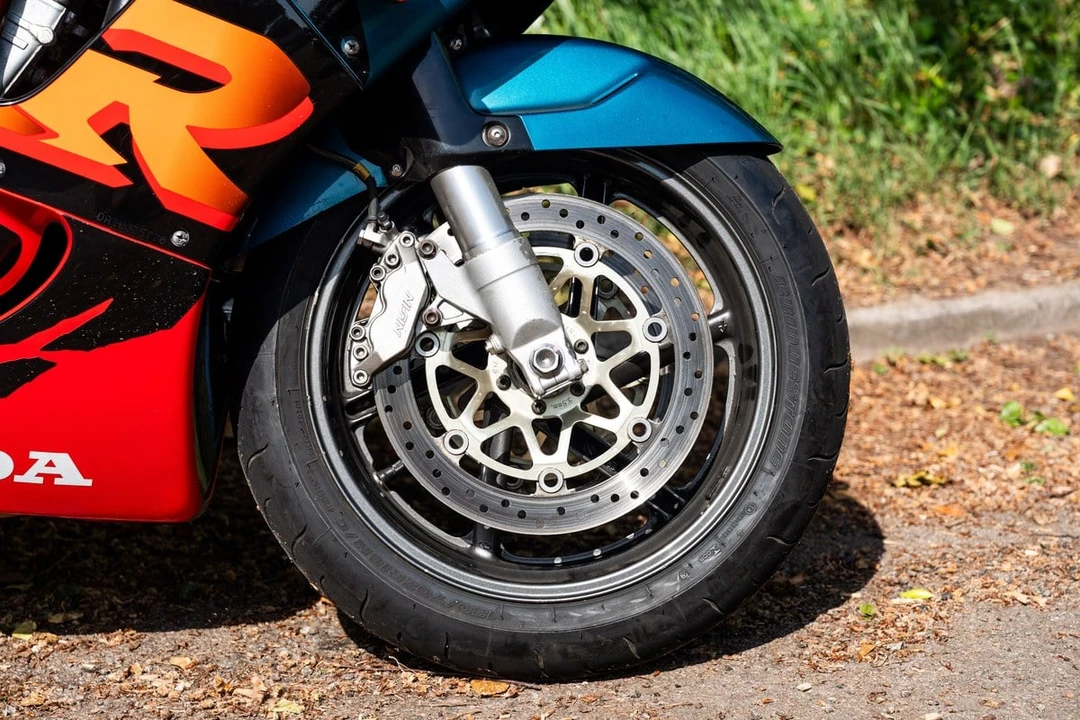 2000 Honda CBR - Image 17 of 30