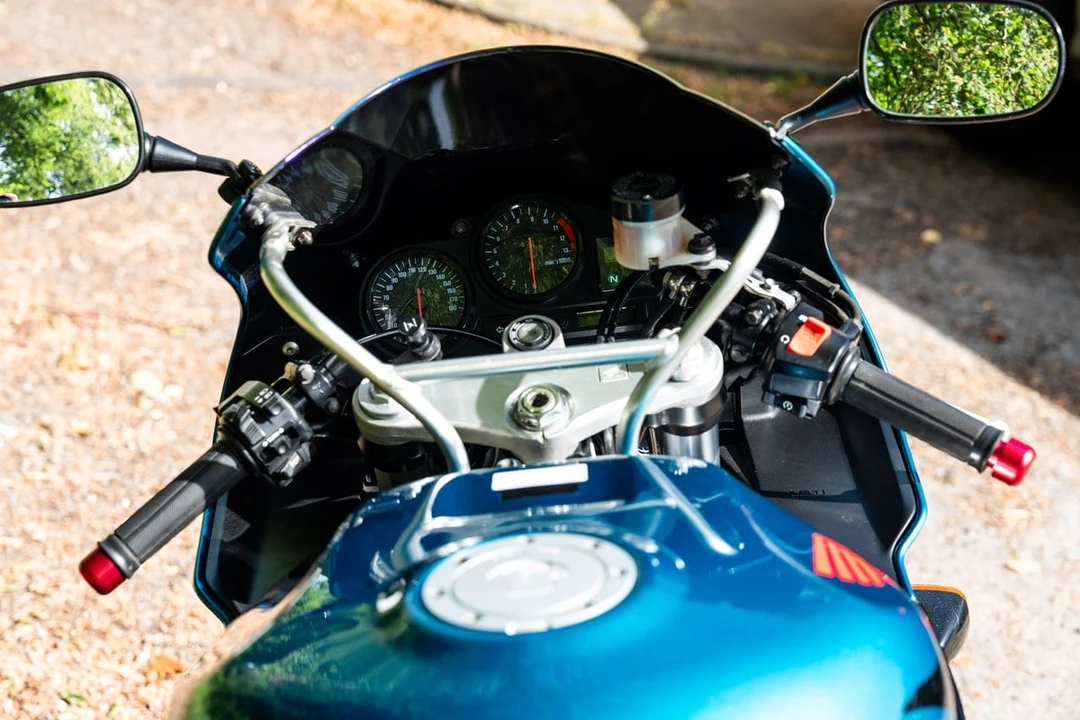 2000 Honda CBR - Image 19 of 30