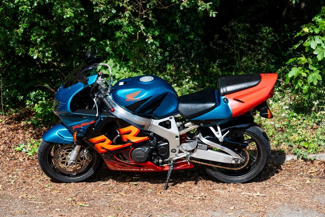 2000 Honda CBR - Image 8 of 30
